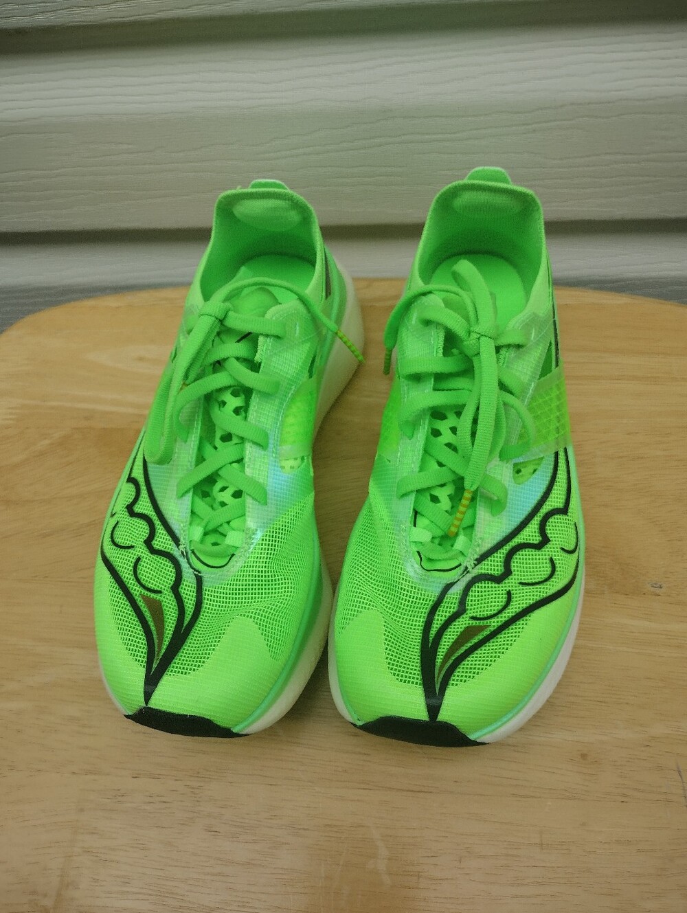 NWOB Saucony Endorphin Elite Slime Women’s Carbon Shoes - US 8